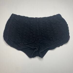 Forever 21 shorts black lace size medium elastic waist mid rise 1.5" inseam